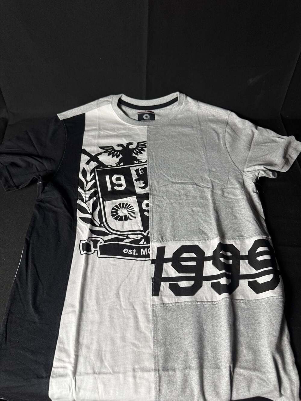 Akademiks Lot Graphic T-Shirts
